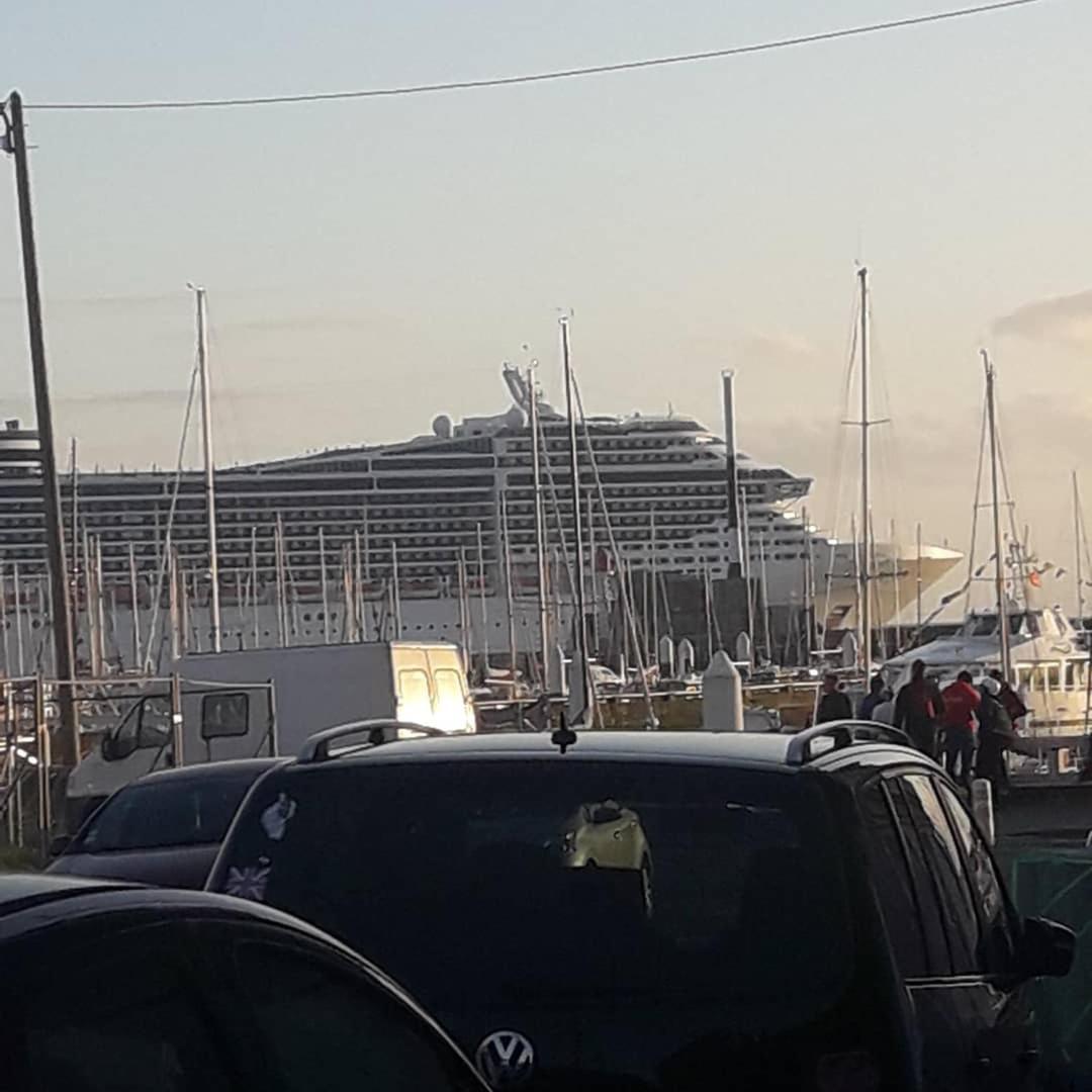 Lesembruns Hotel Le Havre Exterior photo